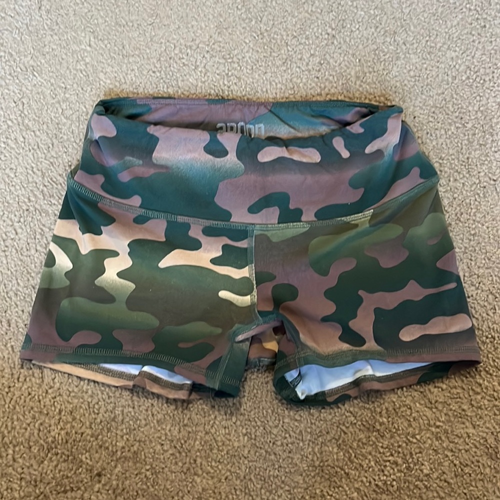 2POOD camo spandex shorts